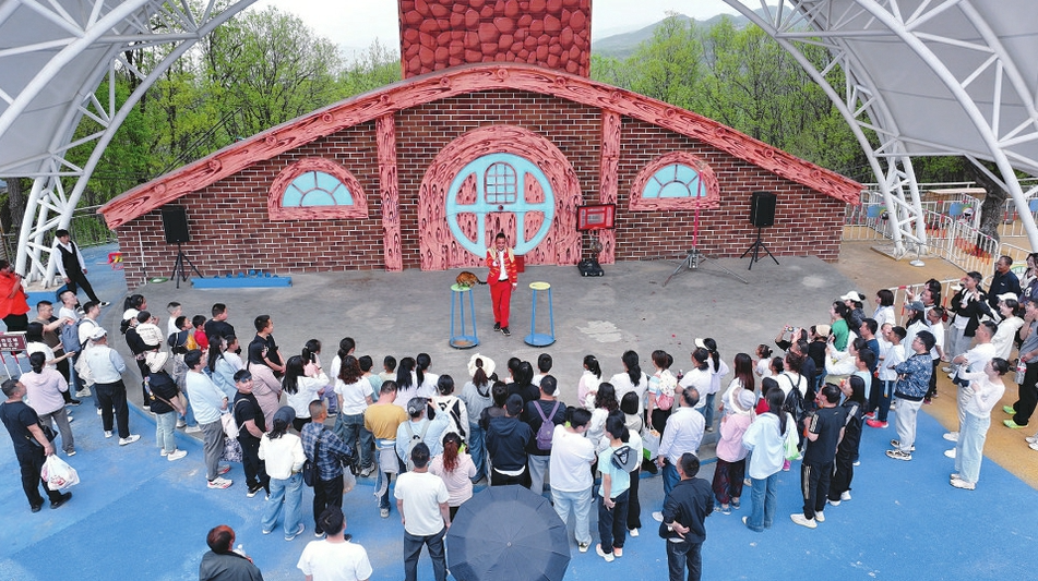 图说长治丨长治市襄垣县仙堂山景区：吸引众多游客参观